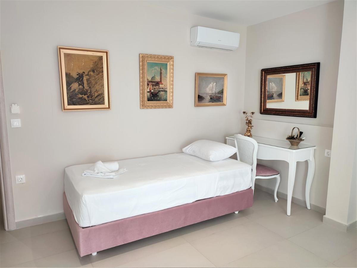 Light Blue Hotel Nea Kallikrateia Екстериор снимка