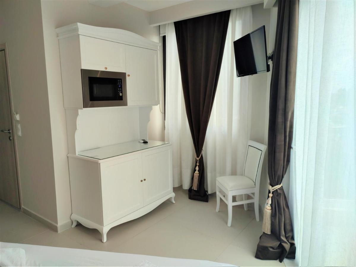 Light Blue Hotel Nea Kallikrateia Екстериор снимка